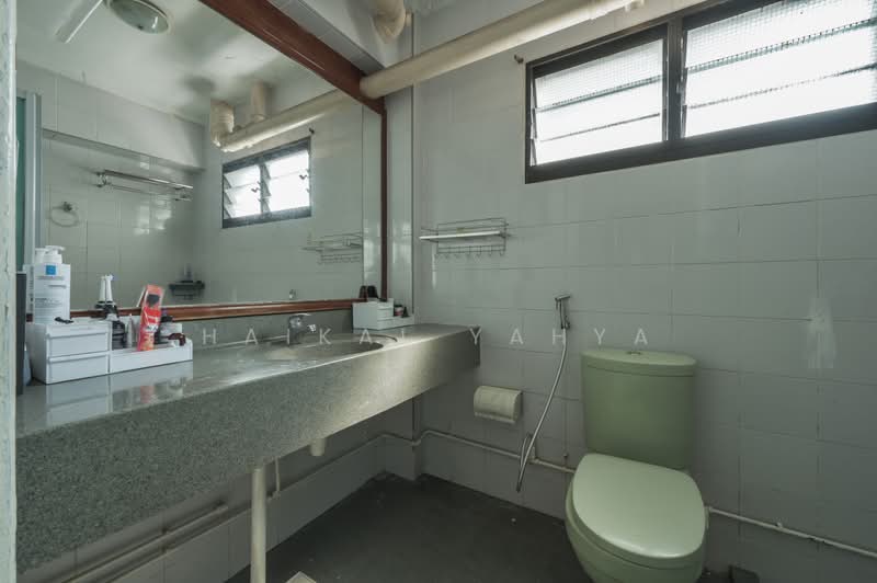 516 Jelapang Road, 516 Jelapang Road, 3 Bedrooms, 1,302 sqft, HDB Flat For Sale, by Haikal Yahya, 500207853 - Bathroom - PropertyGuru.com.sg