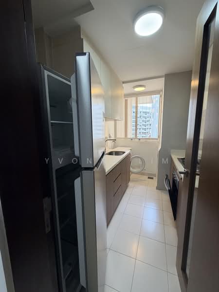 Watercolours, 31 Pasir Ris Link, 3 Bedrooms, 958 sqft, Executive Condominium For Rent, by Yvonne Lim, 500207855 - Kitchen - PropertyGuru.com.sg