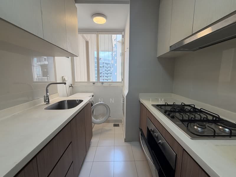 Watercolours, 31 Pasir Ris Link, 3 Bedrooms, 958 sqft, Executive Condominium For Rent, by Yvonne Lim, 500207855 - Kitchen - PropertyGuru.com.sg