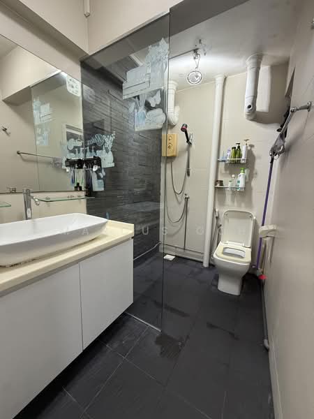 344 Ang Mo Kio Avenue 3, 344 Ang Mo Kio Avenue 3, 3 Bedrooms, 1,055 sqft, HDB Flat For Sale, by Marcus Goh, 500207858 - Bathroom - PropertyGuru.com.sg