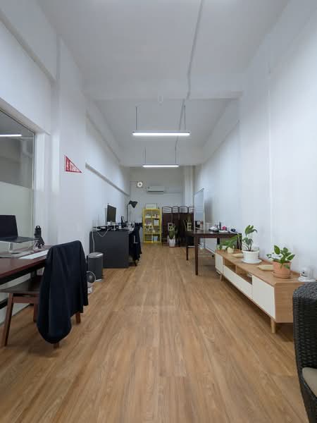 Office for Sale⭐️Mins to Lavender MRT⭐️HDB shop⭐️Non GST, Beach Road / Bugis / Rochor, 334 sqft, Shop / Shophouse For Sale, by Elizabeth Lim, 500207861 - Study - CommercialGuru.com.sg