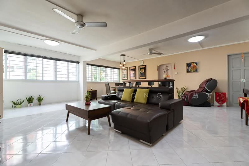 775 Yishun Ring Road, 775 Yishun Ring Road, 3 Bedrooms, 1,356 sqft, HDB Flat For Sale, by Celina Chong 张慧芳, 500207886 - Living Room - PropertyGuru.com.sg