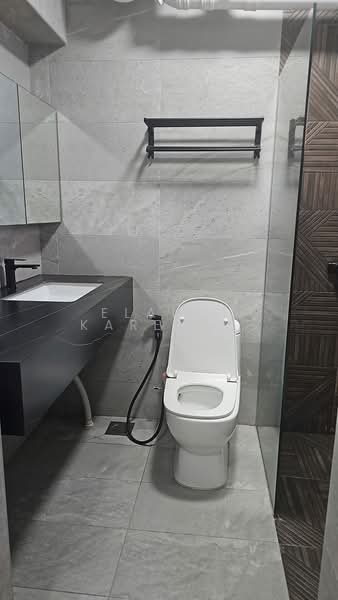 352 Ang Mo Kio Street 32, 352 Ang Mo Kio Street 32, 3 Bedrooms, 969 sqft, HDB Flat For Sale, by Elaine Karen Tan, 500207889 - Bathroom - PropertyGuru.com.sg