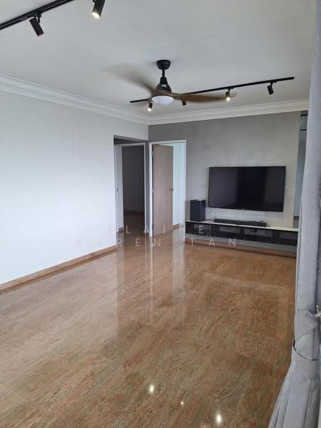 352 Ang Mo Kio Street 32, 352 Ang Mo Kio Street 32, Ang Mo Kio / Bishan / Thomson, 3 Bedrooms, 969 sqft, HDB Flat For Sale, by Elaine Karen Tan, 500207889 - Living Room - PropertyGuru.com.sg