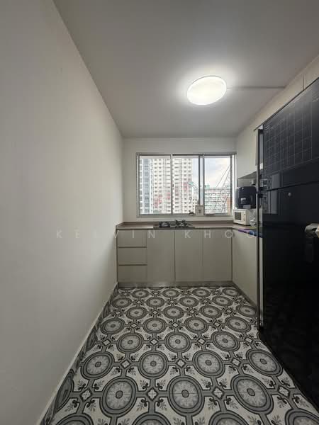 66 Lorong 4 Toa Payoh, 66 Lorong 4 Toa Payoh, 2 Bedrooms, 689 sqft, HDB Flat For Sale, by Kelvin Khoo, 500207892 - Kitchen - PropertyGuru.com.sg