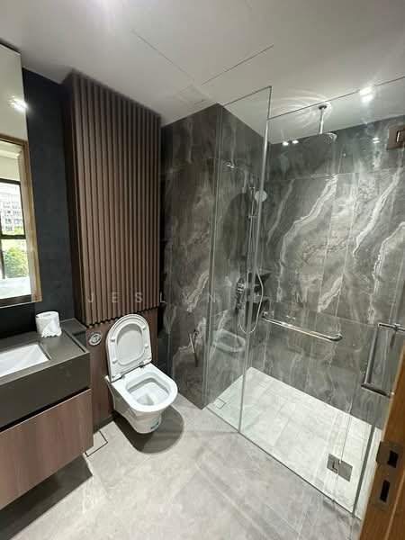 Midwood, 8 Hillview Rise, 2 Bedrooms, 689 sqft, Condominium For Sale, by Jeslyn Lim, 500207902 - Bathroom - PropertyGuru.com.sg