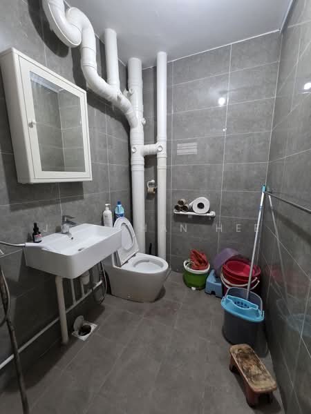 413 Choa Chu Kang Avenue 3, 413 Choa Chu Kang Avenue 3, 3 Bedrooms, 1,119 sqft, HDB Flat For Sale, by Jonathan Hee, 500207915 - Bathroom - PropertyGuru.com.sg