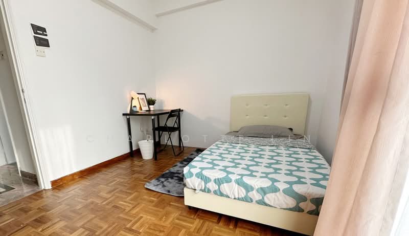 The Regalia, 2 River Valley Close, Room Rental, 100 sqft, Apartment For Rent, by Charlotte Lin, 500207935 - Room 5 - PropertyGuru.com.sg