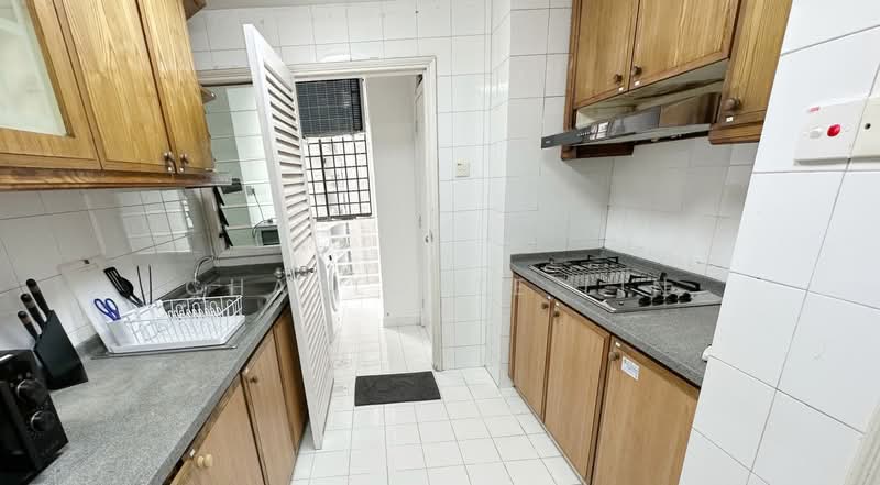 The Regalia, 2 River Valley Close, Room Rental, 100 sqft, Apartment For Rent, by Charlotte Lin, 500207935 - Kitchen - PropertyGuru.com.sg