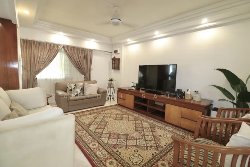 353 Tampines Street 33, 353 Tampines Street 33, 3 Bedrooms, 1,152 sqft, HDB Flat For Sale, by Zahidah Sauki, 500207937 - Living Room - PropertyGuru.com.sg