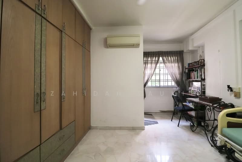 353 Tampines Street 33, 353 Tampines Street 33, 3 Bedrooms, 1,152 sqft, HDB Flat For Sale, by Zahidah Sauki, 500207937 - Bedroom - PropertyGuru.com.sg