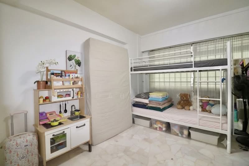 353 Tampines Street 33, 353 Tampines Street 33, 3 Bedrooms, 1,152 sqft, HDB Flat For Sale, by Zahidah Sauki, 500207937 - Bedroom - PropertyGuru.com.sg
