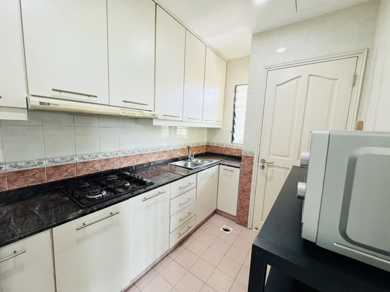 Tanglin Regency, 381 Tanglin Road, 2 Bedrooms, 850 sqft, Condominium For Rent, by Bryan Cheng, 500207955 - Kitchen - PropertyGuru.com.sg