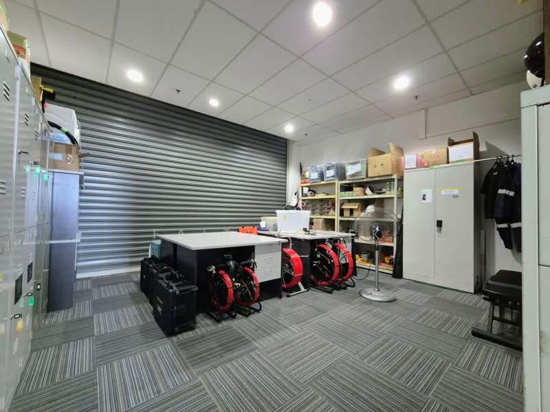 Tradehub 21, 18 Boon Lay Way, 1,485 sqft, Light Industrial (B1) For Sale, by Faith Quek, 500207966 - CommercialGuru.com.sg