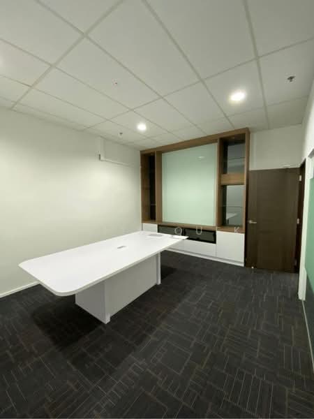 Tradehub 21, 18 Boon Lay Way, 1,485 sqft, Light Industrial (B1) For Sale, by Faith Quek, 500207966 - CommercialGuru.com.sg