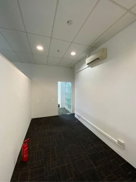 Tradehub 21, 18 Boon Lay Way, 1,485 sqft, Light Industrial (B1) For Sale, by Faith Quek, 500207966 - CommercialGuru.com.sg