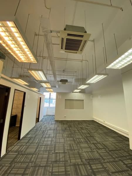 Tradehub 21, 18 Boon Lay Way, 1,485 sqft, Light Industrial (B1) For Sale, by Faith Quek, 500207966 - CommercialGuru.com.sg