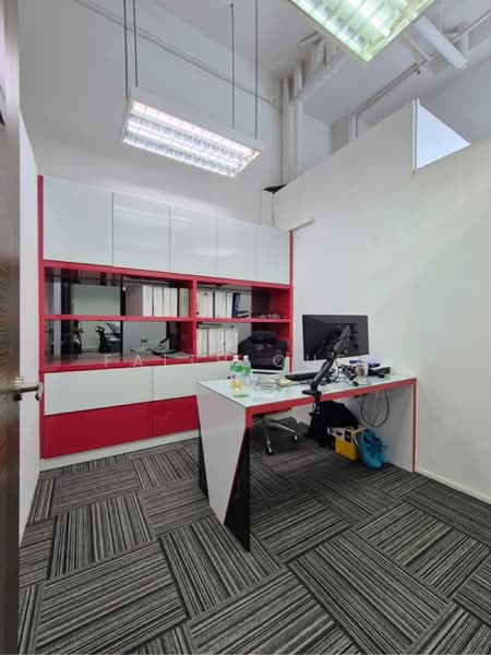 Tradehub 21, 18 Boon Lay Way, 1,485 sqft, Light Industrial (B1) For Sale, by Faith Quek, 500207966 - CommercialGuru.com.sg