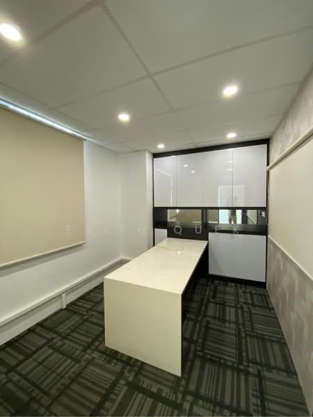 Tradehub 21, 18 Boon Lay Way, 1,485 sqft, Light Industrial (B1) For Sale, by Faith Quek, 500207966 - CommercialGuru.com.sg