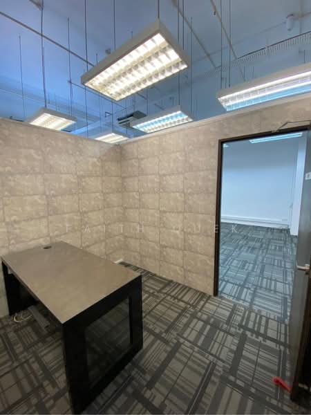 Tradehub 21, 18 Boon Lay Way, 1,485 sqft, Light Industrial (B1) For Sale, by Faith Quek, 500207966 - CommercialGuru.com.sg