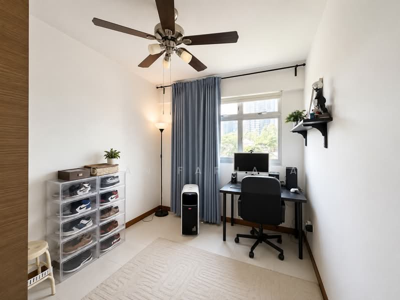 450A Sengkang West Way, 450A Sengkang West Way, 3 Bedrooms, 990 sqft, HDB Flat For Sale, by Dian Farhana, 500207968 - Common Bedroom 2 - PropertyGuru.com.sg