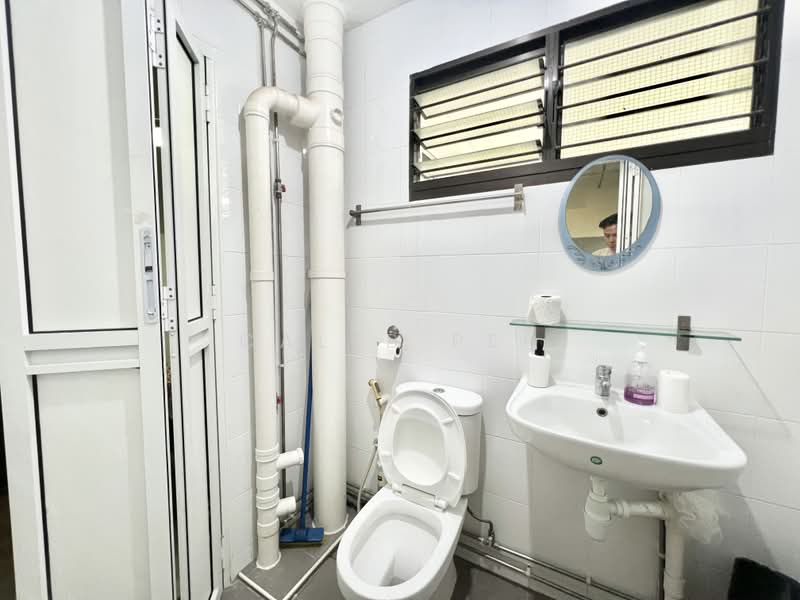 163 Bedok South Road, 163 Bedok South Road, 3 Bedrooms, 893 sqft, HDB Flat For Sale, by Caleb Peh, 500207979 - Common Bathroom - PropertyGuru.com.sg