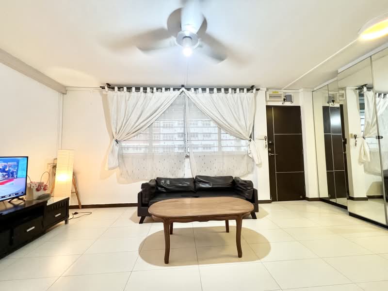 163 Bedok South Road, 163 Bedok South Road, 3 Bedrooms, 893 sqft, HDB Flat For Sale, by Caleb Peh, 500207979 - Living Room - PropertyGuru.com.sg