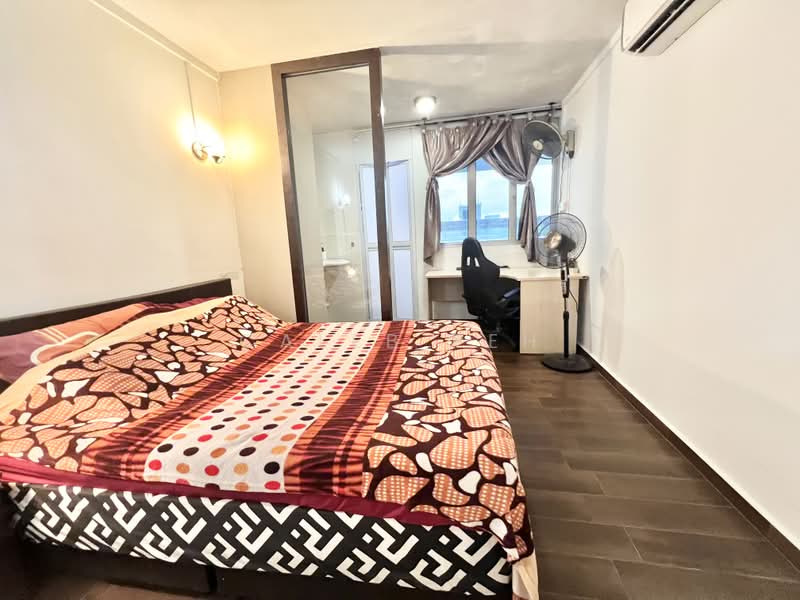 163 Bedok South Road, 163 Bedok South Road, 3 Bedrooms, 893 sqft, HDB Flat For Sale, by Caleb Peh, 500207979 - Master Bedroom - PropertyGuru.com.sg