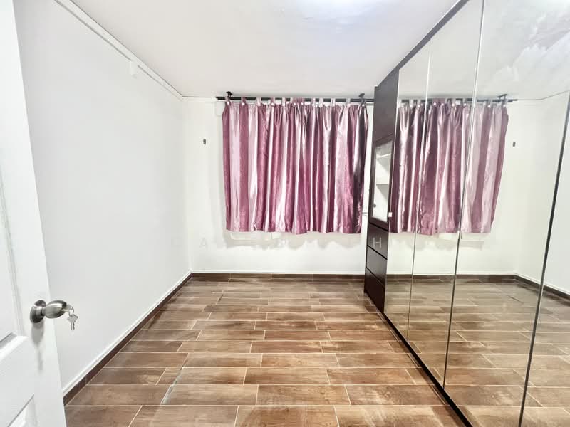 163 Bedok South Road, 163 Bedok South Road, 3 Bedrooms, 893 sqft, HDB Flat For Sale, by Caleb Peh, 500207979 - Common Bedroom 2 - PropertyGuru.com.sg