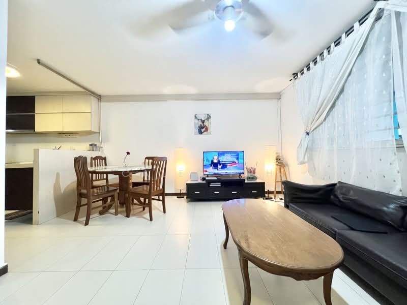 163 Bedok South Road, 163 Bedok South Road, 3 Bedrooms, 893 sqft, HDB Flat For Sale, by Caleb Peh, 500207979 - Living Room - PropertyGuru.com.sg