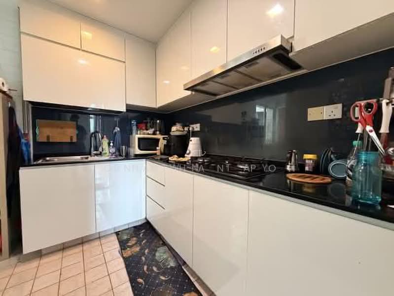 Parbury Hill Condominium, 38 Parbury Avenue, 2 Bedrooms, 840 sqft, Condominium For Sale, by Jonathan Poh, 500207996 - Kitchen - PropertyGuru.com.sg