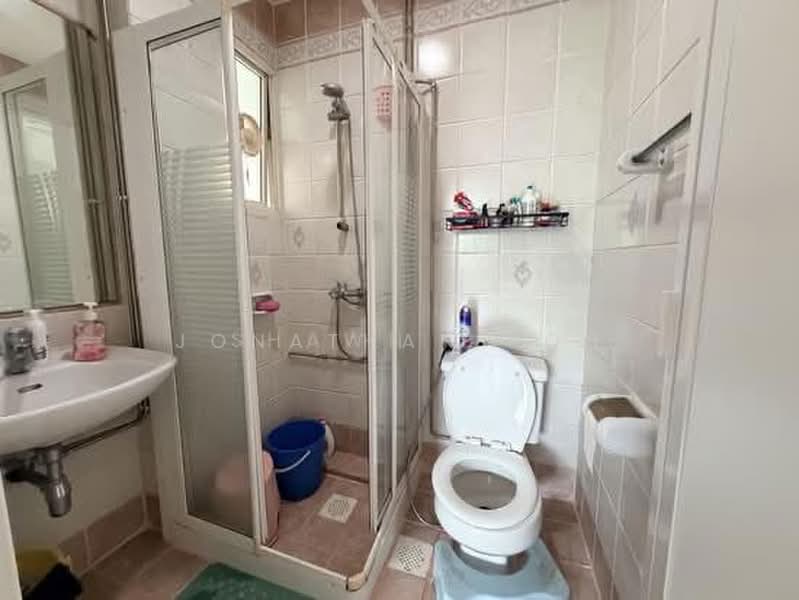 Parbury Hill Condominium, 38 Parbury Avenue, 2 Bedrooms, 840 sqft, Condominium For Sale, by Jonathan Poh, 500207996 - Bathroom - PropertyGuru.com.sg