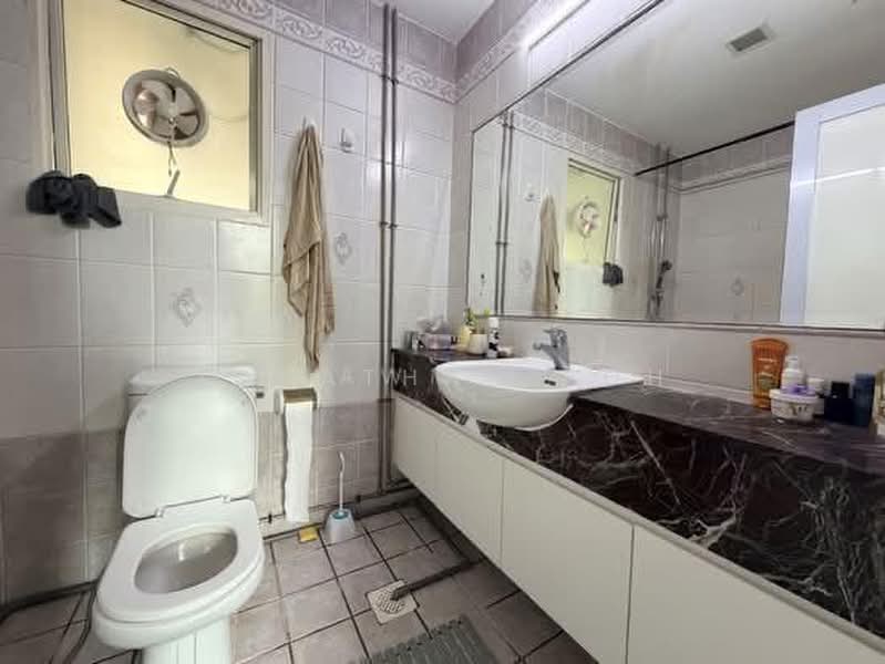 Parbury Hill Condominium, 38 Parbury Avenue, 2 Bedrooms, 840 sqft, Condominium For Sale, by Jonathan Poh, 500207996 - Bathroom - PropertyGuru.com.sg