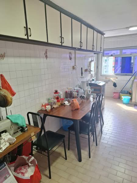 320 Clementi Avenue 4, 320 Clementi Avenue 4, 2 Bedrooms, 720 sqft, HDB Flat For Rent, by Heidi Chow, 500208015 - Kitchen - PropertyGuru.com.sg