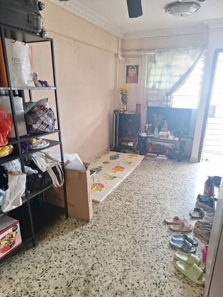 320 Clementi Avenue 4, 320 Clementi Avenue 4, 2 Bedrooms, 720 sqft, HDB Flat For Rent, by Heidi Chow, 500208015 - Living Room - PropertyGuru.com.sg