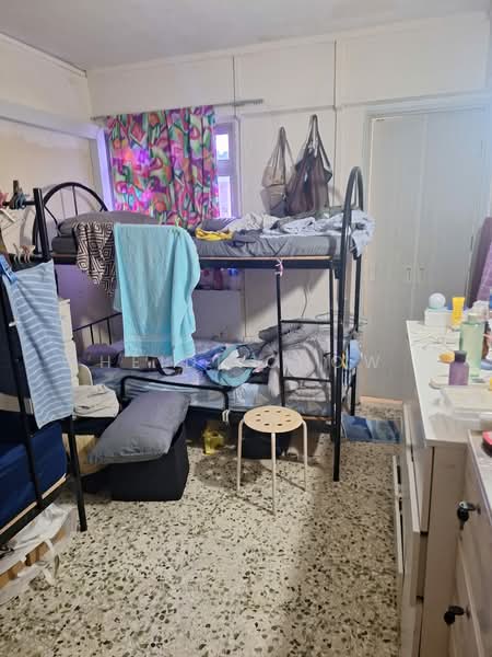 320 Clementi Avenue 4, 320 Clementi Avenue 4, 2 Bedrooms, 720 sqft, HDB Flat For Rent, by Heidi Chow, 500208015 - Bedroom - PropertyGuru.com.sg