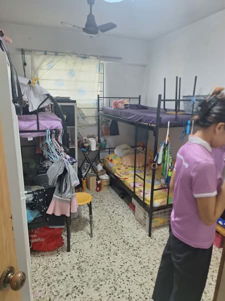 320 Clementi Avenue 4, 320 Clementi Avenue 4, 2 Bedrooms, 720 sqft, HDB Flat For Rent, by Heidi Chow, 500208015 - Bedroom - PropertyGuru.com.sg
