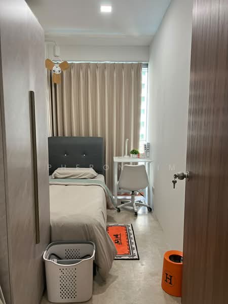 Lakeholmz, 82 Corporation Road, Room Rental, 120 sqft, Condominium For Rent, by Pheron Lim, 500208016 - Bedroom - PropertyGuru.com.sg