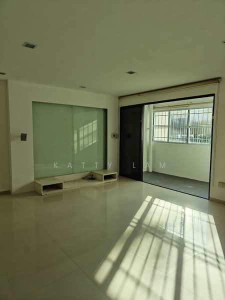 121 Rivervale Drive, 121 Rivervale Drive, 3 Bedrooms, 1,184 sqft, HDB Flat For Sale, by Katty Lam, 500208027 - Balcony - PropertyGuru.com.sg