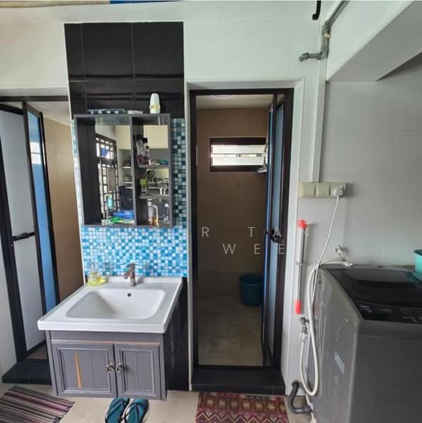 23 Telok Blangah Crescent, 23 Telok Blangah Crescent, 3 Bedrooms, 882 sqft, HDB Flat For Sale, by Peter Tan Sze Wee, 500208029 - Bathroom - PropertyGuru.com.sg