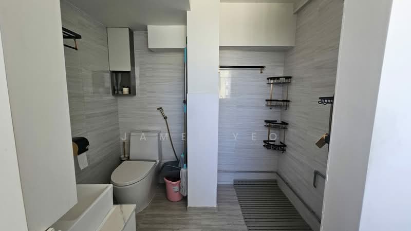 23A Queen's Close, 23A Queen's Close, 2 Bedrooms, 818 sqft, HDB Flat For Sale, by James Yeo, 500208030 - Bathroom - PropertyGuru.com.sg