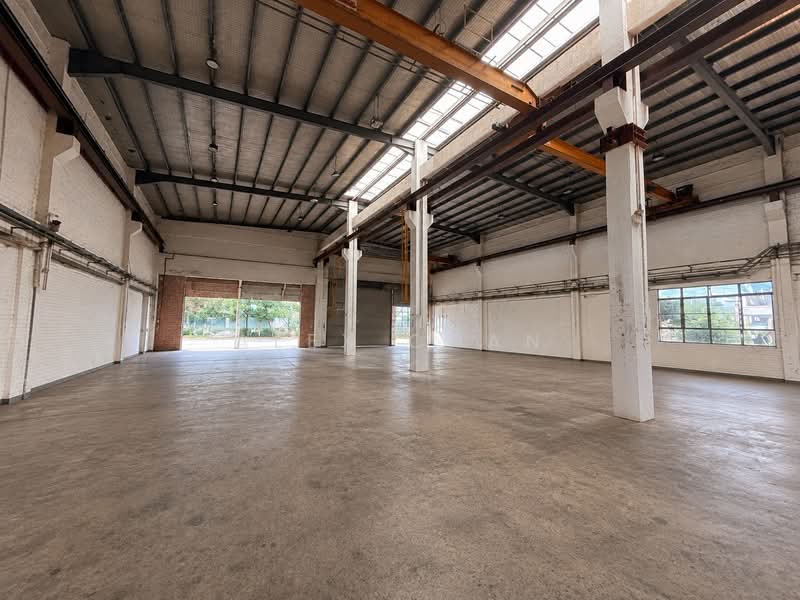 Cheap | Ground Floor | Gul | Overhead Crane | 300Amp Power | 9m Ceiling, Gul, 17,700 sqft, Factory / Workshop (B2) For Rent, by Alex Chan, 500208048 - Interior - CommercialGuru.com.sg