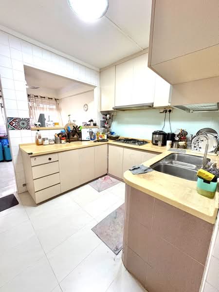 706 Pasir Ris Drive 10, 706 Pasir Ris Drive 10, 3 Bedrooms, 1,334 sqft, HDB Flat For Sale, by Patrick Chiok, 500208061 - Kitchen - PropertyGuru.com.sg