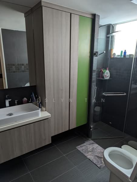 Dahlia Park Condo, 1 Flora Drive, 3 Bedrooms, 1,292 sqft, Condominium For Rent, by Jeslyn Tan, 500208062 - Bathroom - PropertyGuru.com.sg