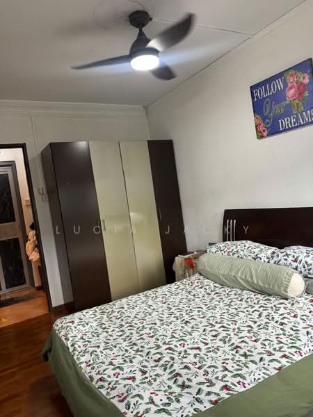 329 Sembawang Close, 329 Sembawang Close, Room Rental, 200 sqft, HDB Flat For Rent, by Lucia Jacky, 500208064 - Bedroom - PropertyGuru.com.sg