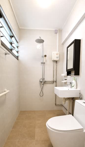 141 Bishan Street 12, 141 Bishan Street 12, 3 Bedrooms, 904 sqft, HDB Flat For Sale, by Rachel Goh, 500208065 - Master Bathroom - PropertyGuru.com.sg