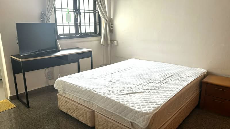 634 Ang Mo Kio Avenue 6, 634 Ang Mo Kio Avenue 6, 3 Bedrooms, 980 sqft, HDB Flat For Sale, by Angelia Yam, 500208070 - Master bedroom - PropertyGuru.com.sg