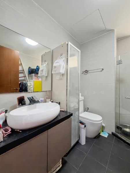 Seasons Park, 499 Yio Chu Kang Road, 2 Bedrooms, 1,109 sqft, Condominium For Rent, by Eugene Sean Cheng, 500208079 - Bathroom - PropertyGuru.com.sg