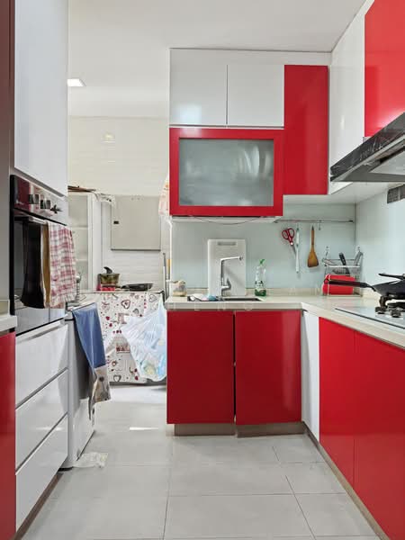 Seasons Park, 499 Yio Chu Kang Road, 2 Bedrooms, 1,109 sqft, Condominium For Rent, by Eugene Sean Cheng, 500208079 - Kitchen - PropertyGuru.com.sg