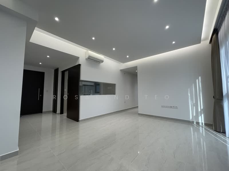 Symphony Suites, 17 Yishun Close, 3 Bedrooms, 893 sqft, Condominium For Sale, by Rosalind Teo, 500208100 - Living Room - PropertyGuru.com.sg
